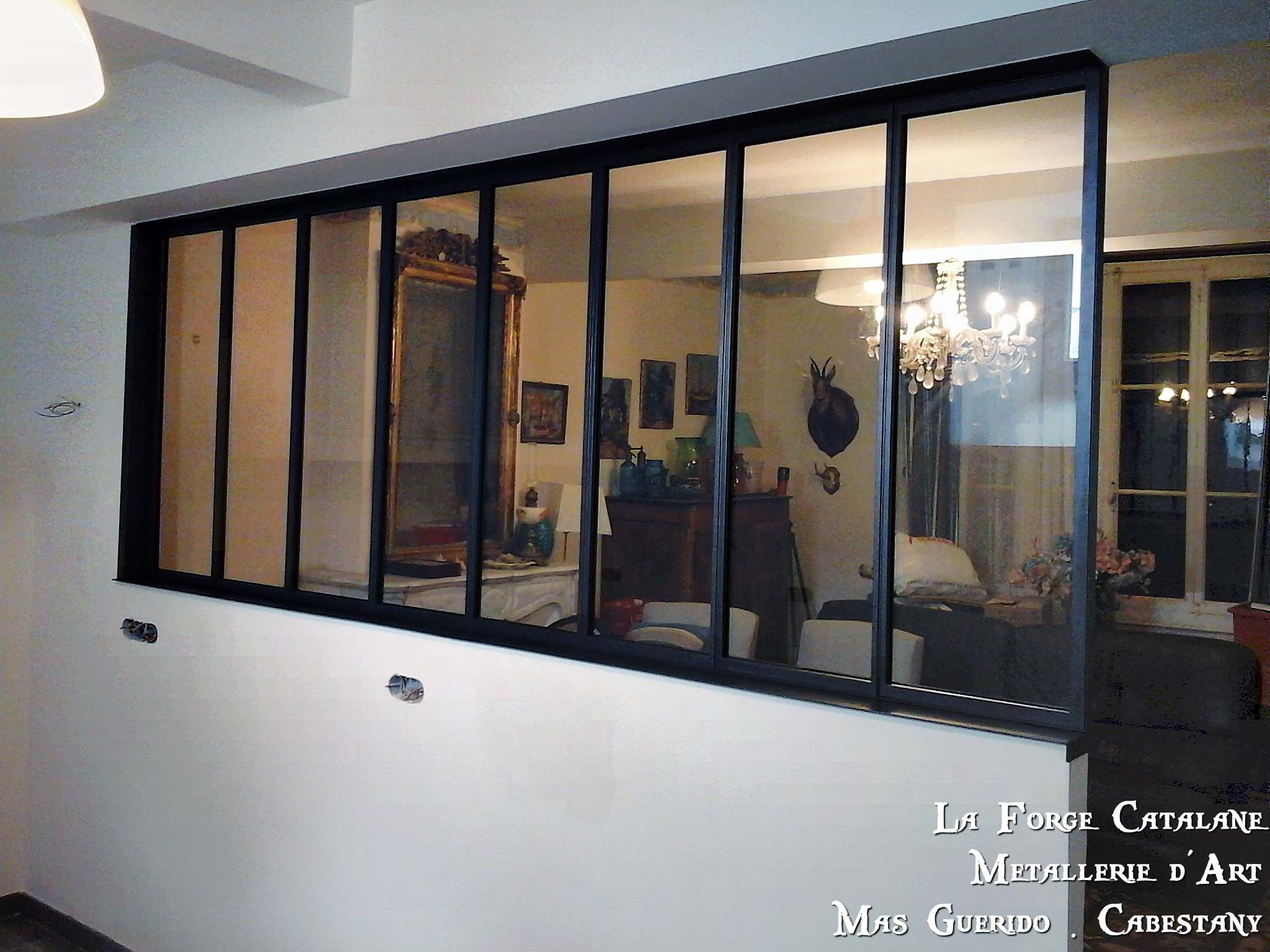 verriere type ancien atelier separation zone vie forge catalane.jpg